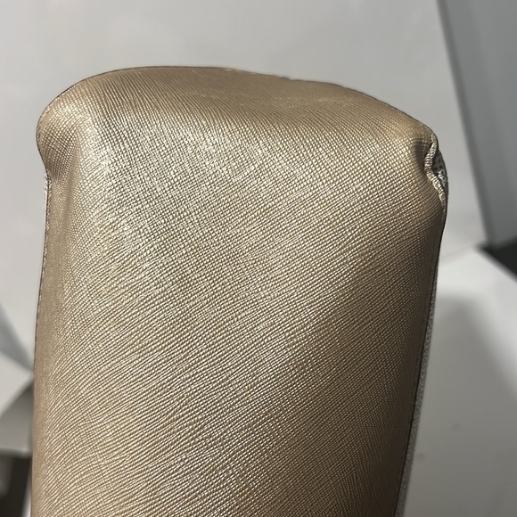 Calvin Klein large Signature and Gold Tone Tote - Picture 8 of 10